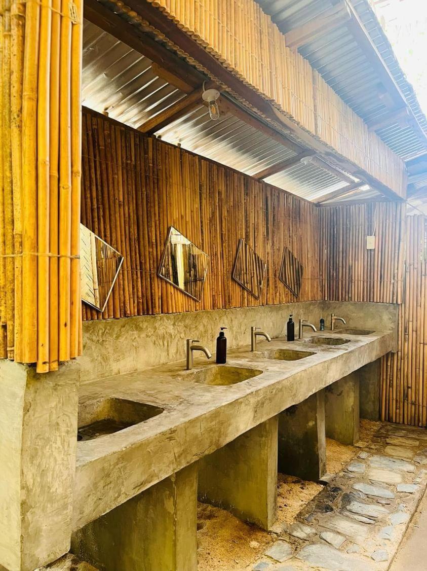 Oia Beach Hostel - エルニド エクステリア 写真