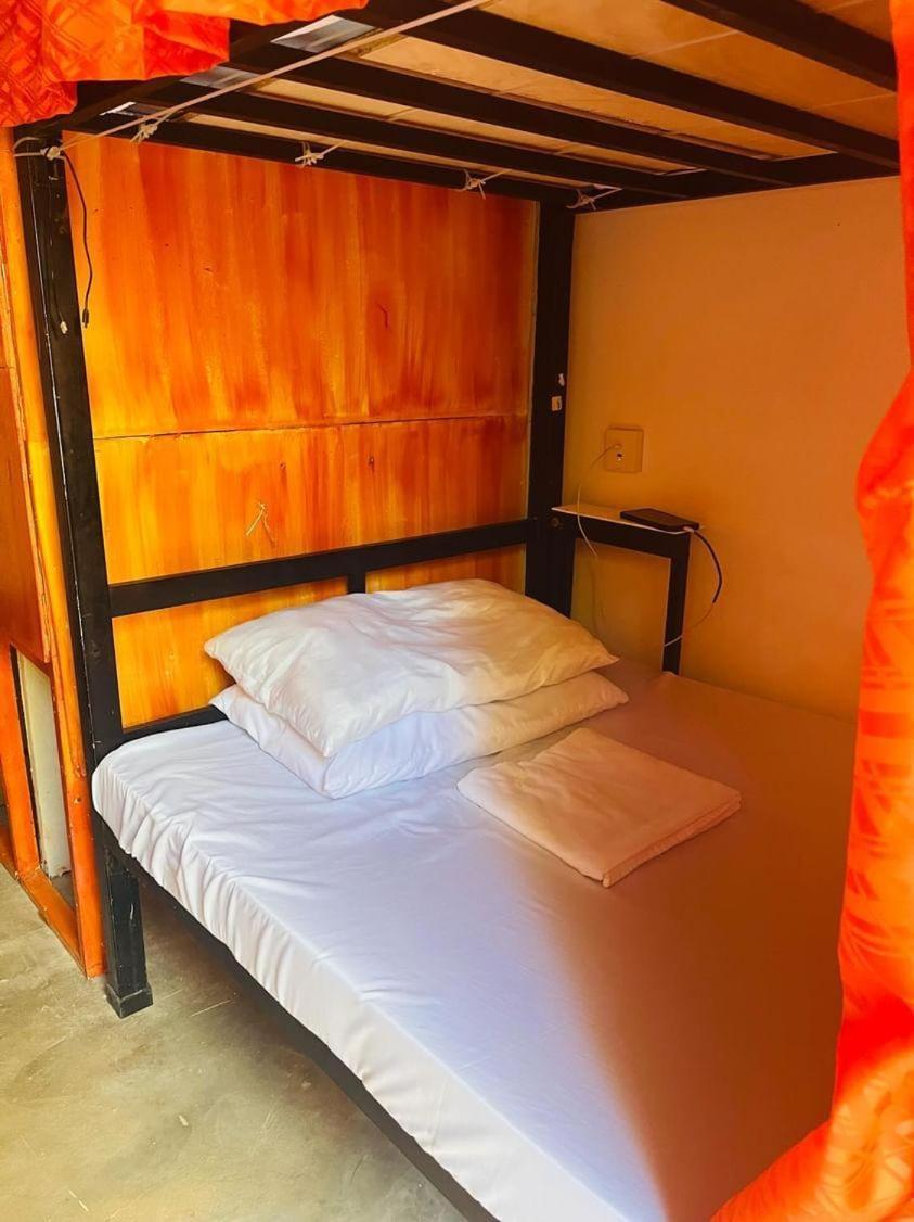 Oia Beach Hostel - エルニド エクステリア 写真