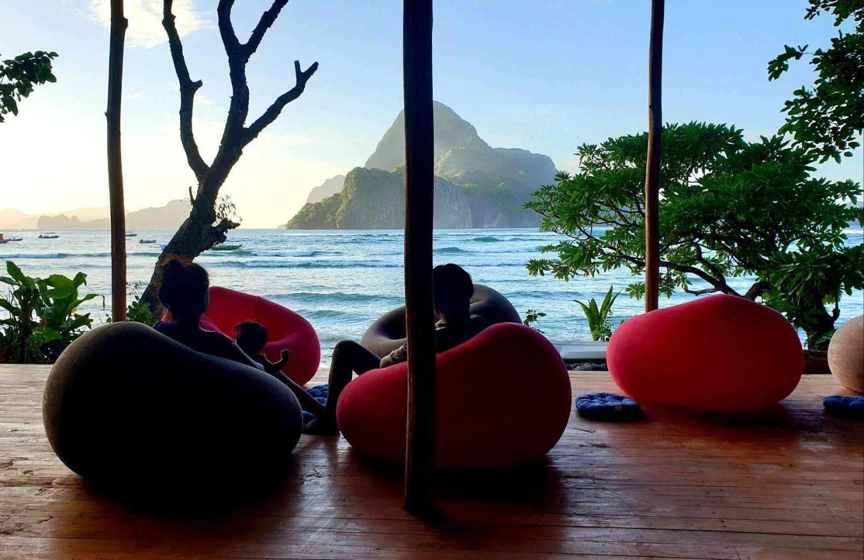Oia Beach Hostel - エルニド エクステリア 写真